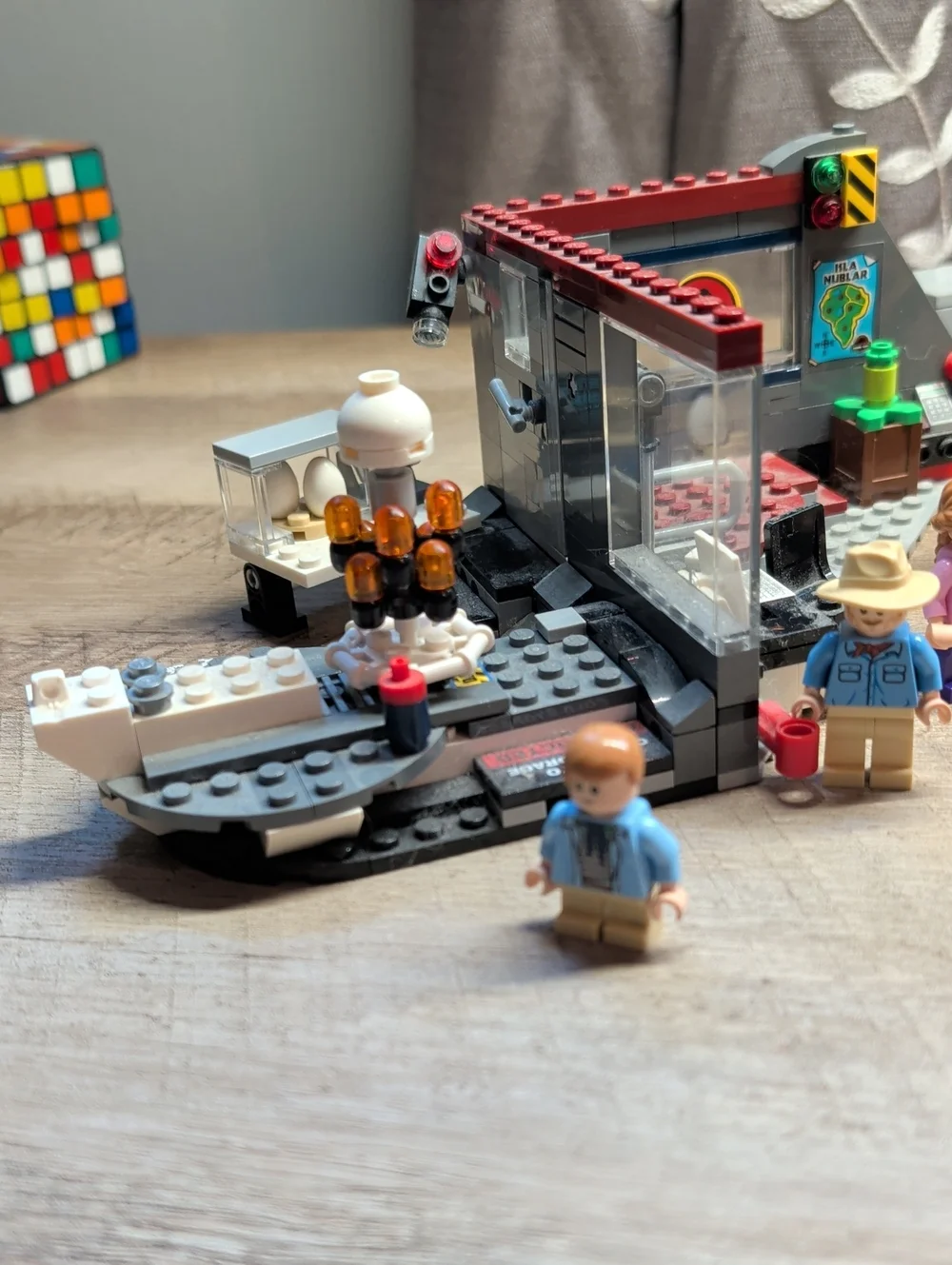 Lego Jurassic World Velociraptor Chase #75932